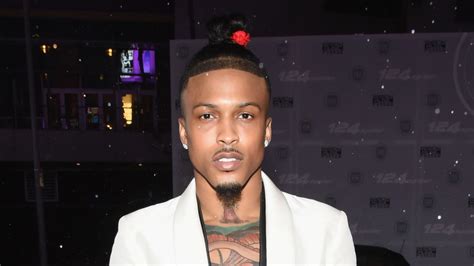 Nov 22, 2022 · August Alsina has sparked speculation about his sexuality following the latest episode of VH1’s The Surreal Life.. At the end of the season seven finale on Monday (November 21), the singer ... 